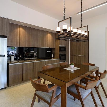 By The Sea Beach Front Apartment Бату-Ферринги Экстерьер фото