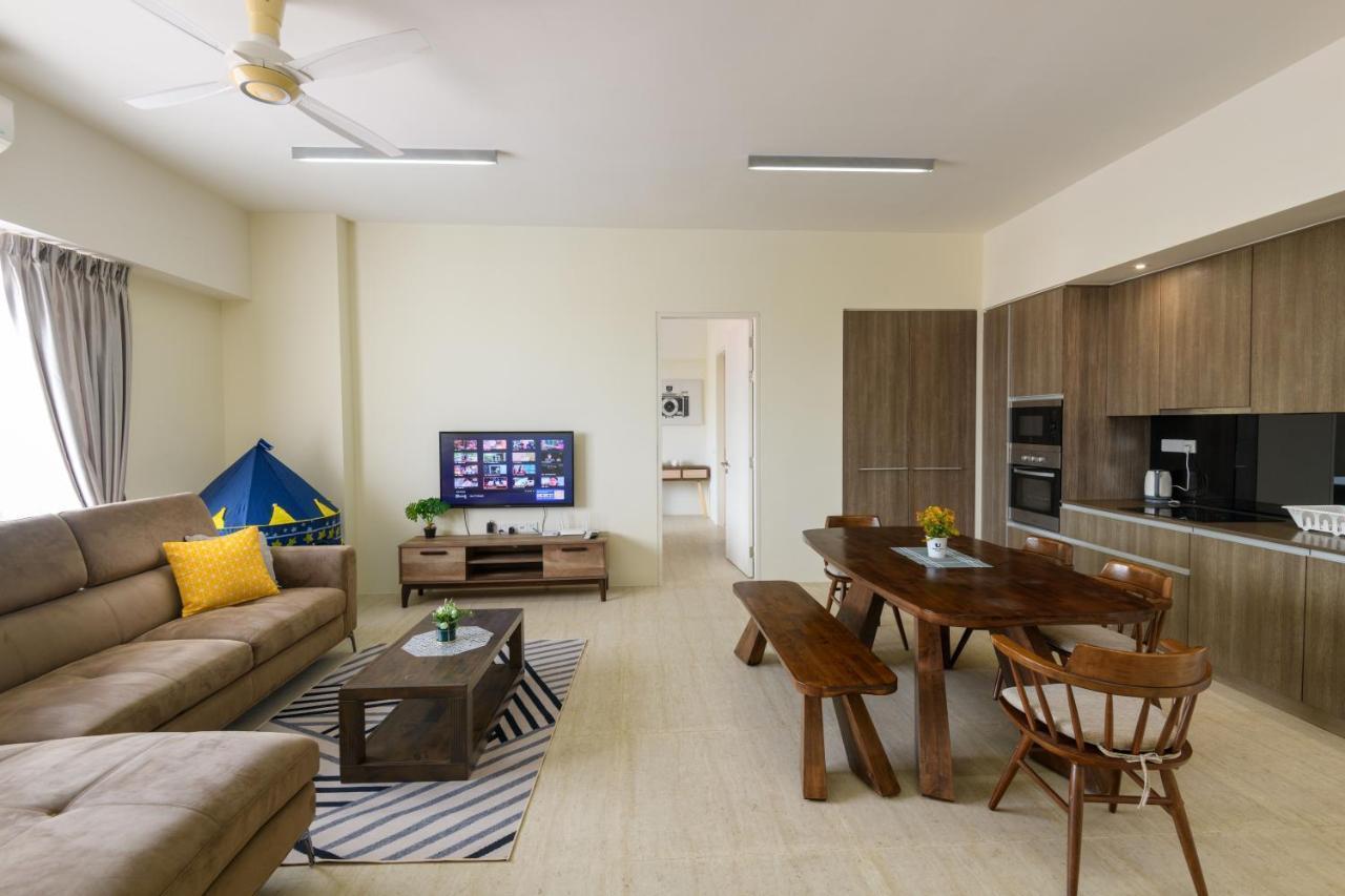 By The Sea Beach Front Apartment Бату-Ферринги Экстерьер фото