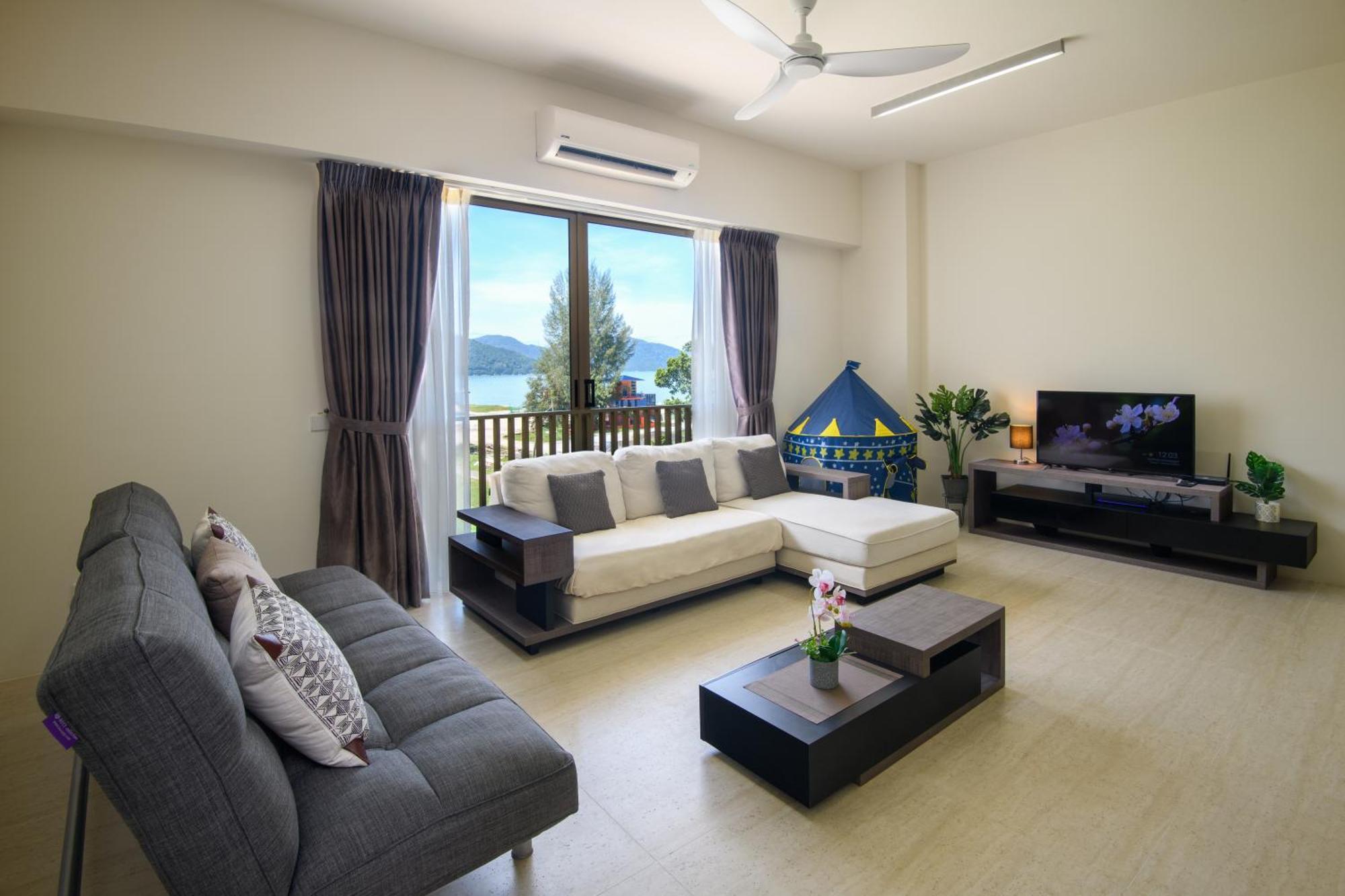 By The Sea Beach Front Apartment Бату-Ферринги Экстерьер фото