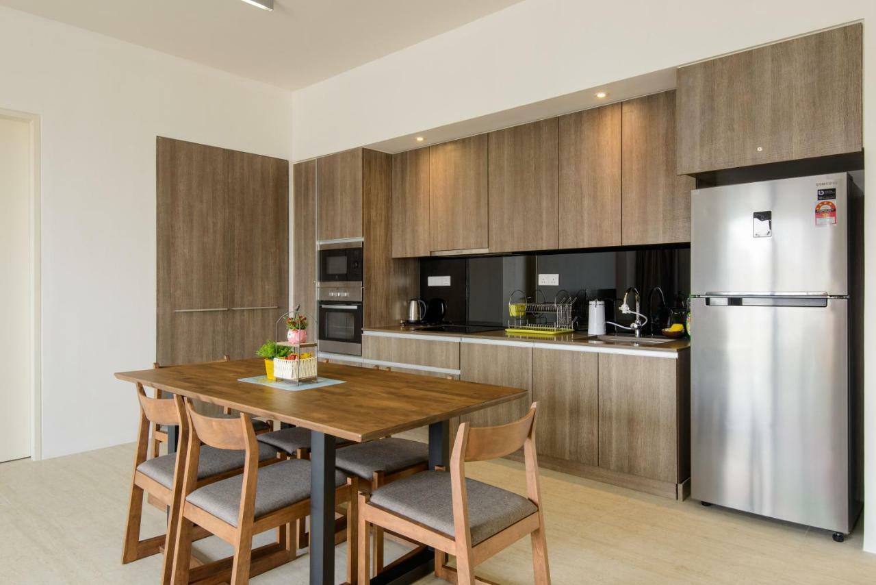 By The Sea Beach Front Apartment Бату-Ферринги Экстерьер фото