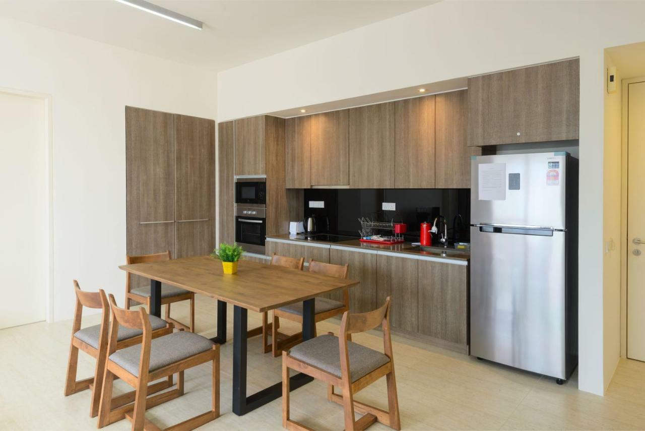By The Sea Beach Front Apartment Бату-Ферринги Экстерьер фото